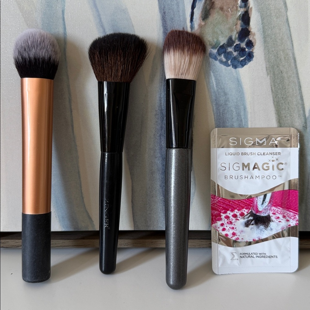 Set 🌸 3 Makeup brushes + Sigmagic brush cleanser